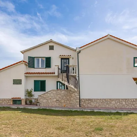Awesome In With House Sea View Apartment