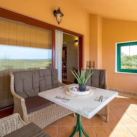 Awesome In With House Sea View *