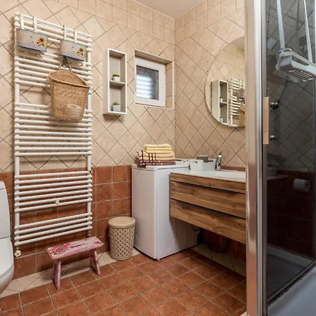 Awesome In With House Sea View Povljana