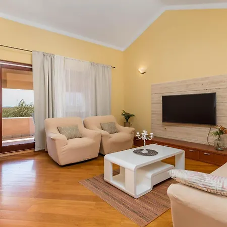 Awesome In With House Sea View Apartment