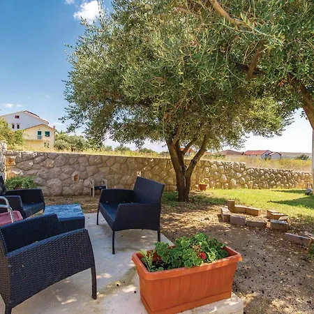 Awesome In With House Sea View